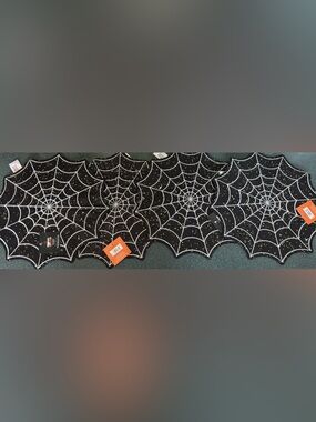 4 Celebrate Together™ Glitter Web Placemat
HALLOWEEN